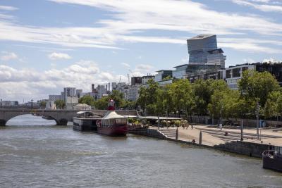 Port de la gare - Escale fluviale Parisienne - Agrandir l'image 17 sur 20, fenêtre modale